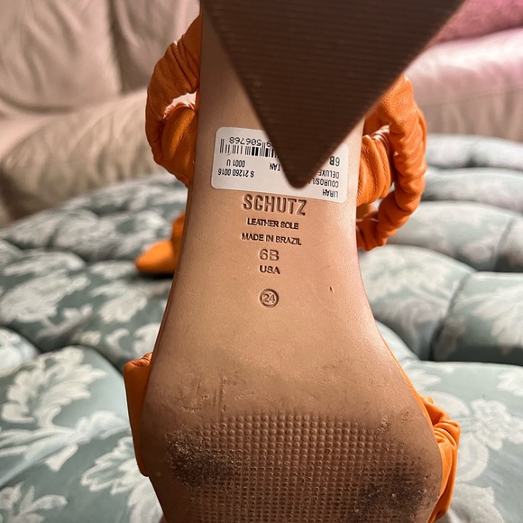 Heels - Picture 3 of 3